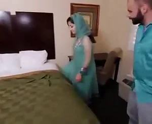 Arab chick throating a stranger on Arab orgy pin